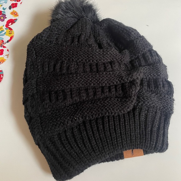 Larome black beanie. NWOT - Picture 5 of 6